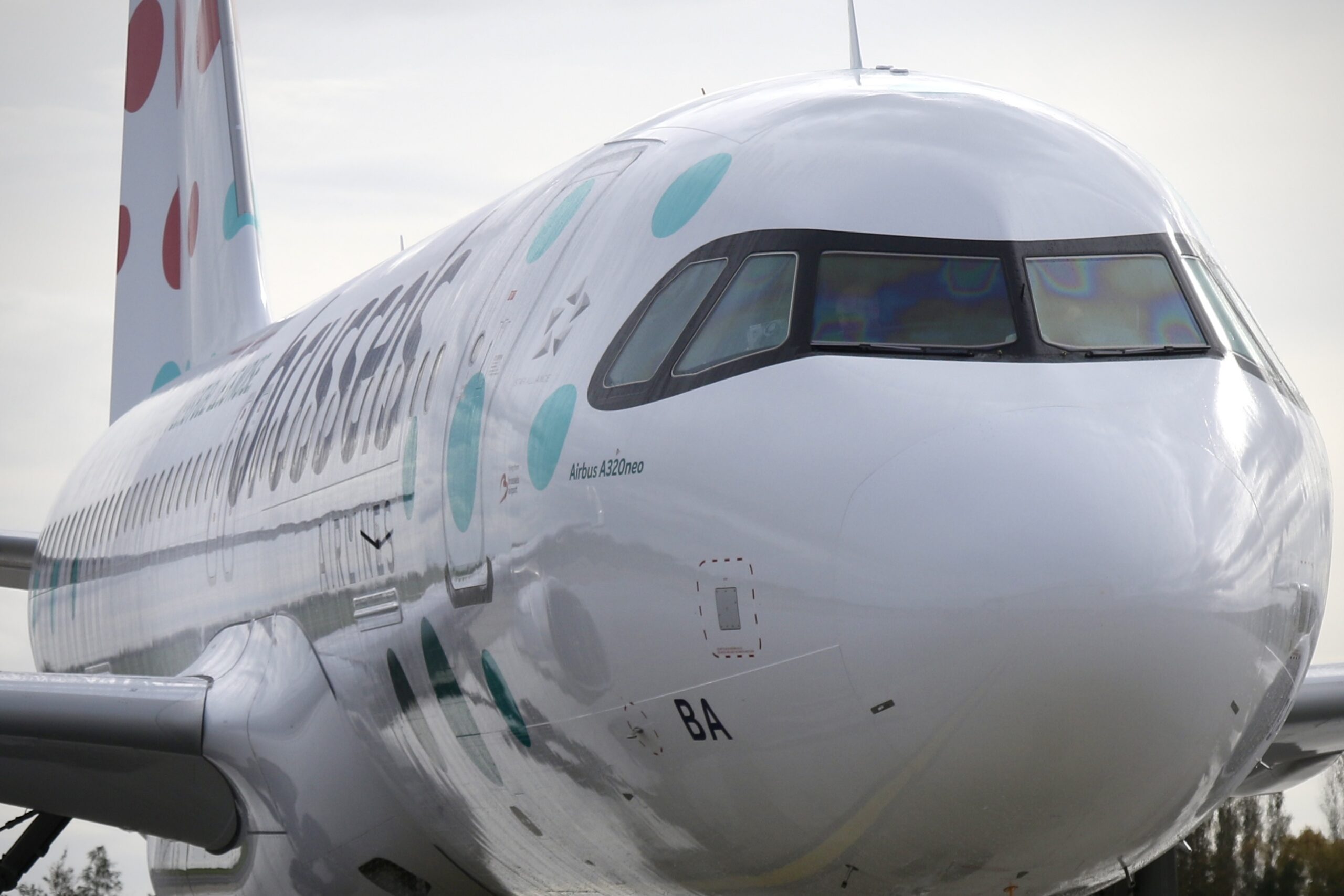 Brussels Airlines takes delivery of its first ever factory fresh aircraft Airbus A320neo OO-SBA