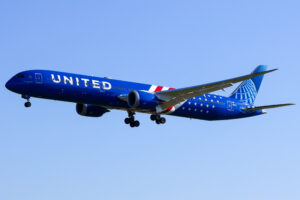 United Airlines Boeing 787-10 Dreamliner N91007