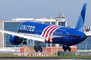 United Airlines Boeing 787-10 Dreamliner N91007